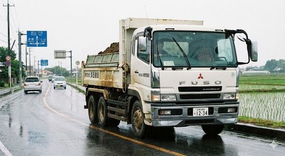 「ダンプカーにひかれ、その場で死亡確認」　←　なにこれどういう状況？