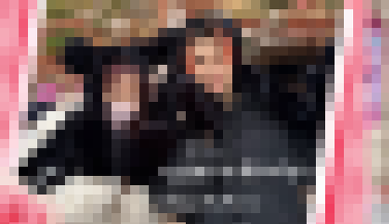 【朗報画像】美魔女さん、推しメンとディズニーデートを楽しむｗｗｗｗｗｗｗｗｗｗｗｗｗｗｗｗｗｗｗｗｗｗ