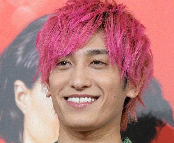 【悲報】EXIT兼近「若者の歌をうまく歌おうとしてるおじさん、気持ち悪すぎ」