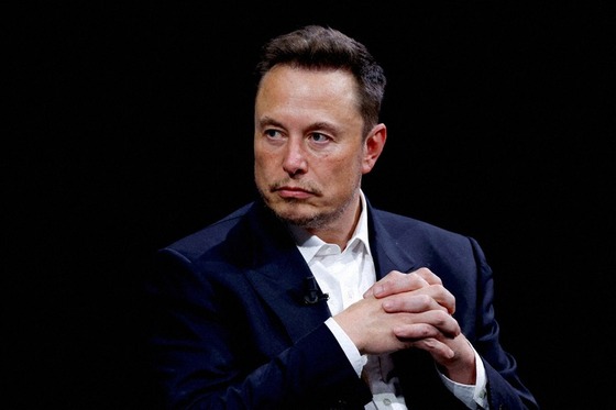 【悲報】イーロン・マスク、石破退任の報道を受け「清々した」とポストしていた…