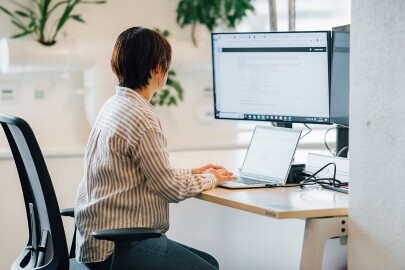 【リベンジ退職】勤務先のパソコンに時限式のプログラムを仕掛けデータ損壊か？元社員・亀田信治(42)逮捕