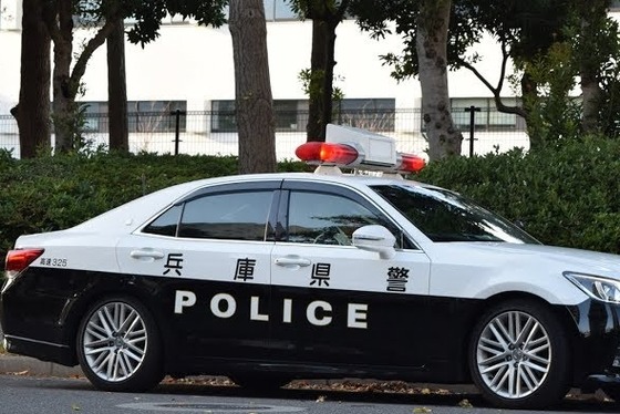 市民「いやぁぁぁぁ警察官が勤務中に酒飲んでたりパチンコ屋に行ってるのよ～」