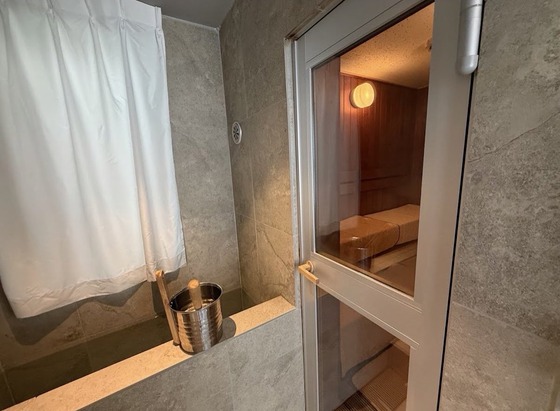 【悲報】例のサウナ、前社長が「密閉性が保てなくなる」と頑なに押し戸への変更を渋っていた…