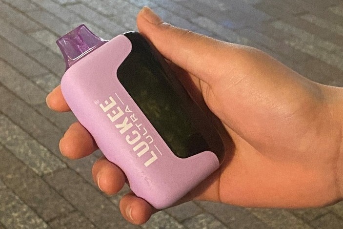 【悲報】未承認の「ニコパフ」が若者に蔓延。