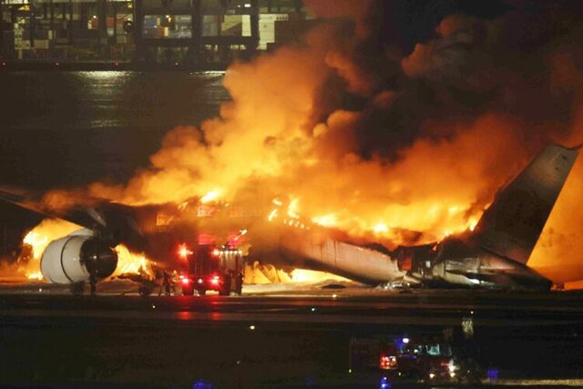 【羽田着陸事故】男性乗客(28)『荷物が全部焼けてしまった 総額20万 もう飛行機は乗りたくない』