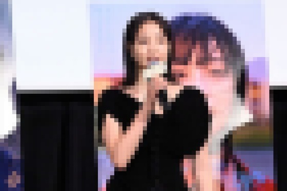 【画像】広瀬すずさん(26)の太もも見せるための謎の服ｗｗｗｗｗｗｗ