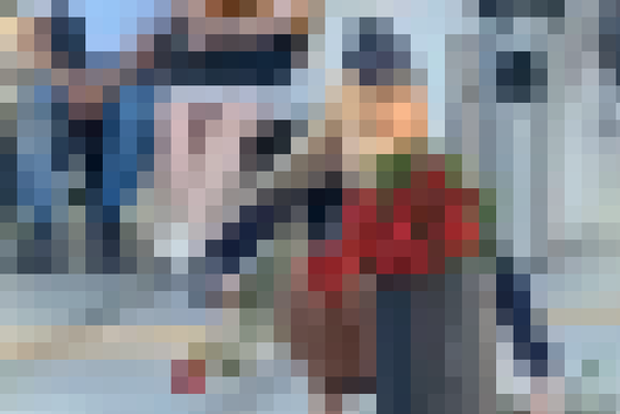 【悲報】美人が目の前にいた時の男女の表情の違いwwwwwwwwwwwwwwwwwwwwwwwwwwwwww