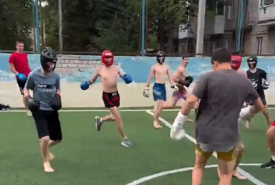 【動画】人類さん、またアホなスポーツを生み出してしまう