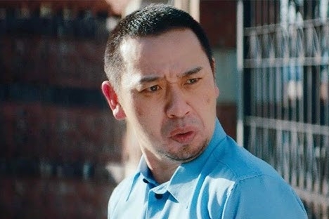 【悲報】千鳥大悟、首が曲がり過ぎてストレートネックになってしまう。おまえら想像の3倍は曲がってる