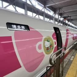 【画像】通勤電車でのユニークな出来事に思わず笑いが止まらない