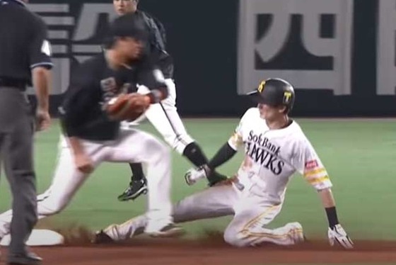 野球ってとんでもなく足が速い選手を代走に出して2盗3盗本盗したら1点入るんだよな