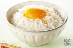 【朗報画像】卵かけごはん専門店による1100円の卵かけごはん定食をご覧ください