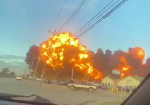 【悲報】アメリカの貨物機、離陸失敗でとんでもないことに