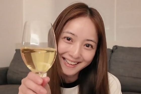 【悲報】佐々木希、渡部の多目的トイレ不倫「いまだに許してない」