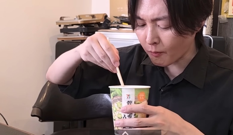 【悲報】リュウジ氏、セブンイレブン激うまカップ麺紹介も…　高額転売の横行に苦言「何の為に生まれて何をして生きるのかマジで考えた方がいい」