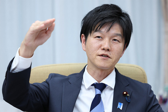 【悲報】鈴木農水相「コメは洋服です。洋服高すぎるからって政府が介入しませんよね？」