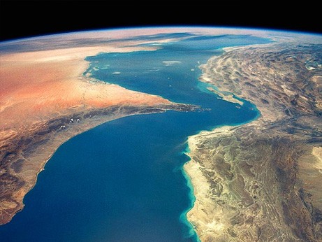 【悲報】イラン革命防衛隊、ホルムズ海峡石油タンカーを爆撃しまくってしまう…１０隻以上が焼かれる