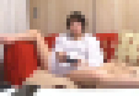 【画像】女さん、この格好でゲームやるだけでOLより月収稼げると判明