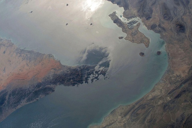 【速報】イランがホルムズ海峡開放　原油価格暴落