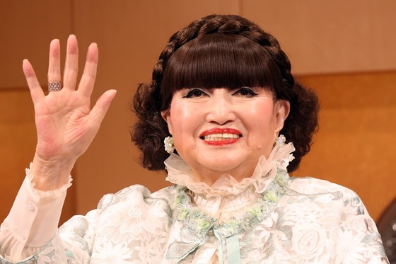 黒柳徹子（92）さん、移動は車いす、シニア用高級タワマンに入居