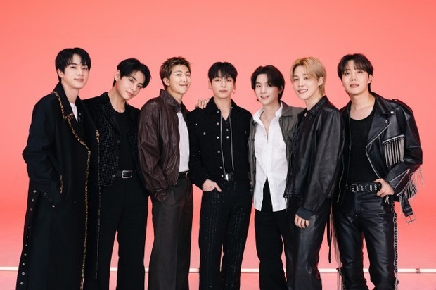 【悲報】BTSの復活コンサートに26万人のファン集結の予測→４万人しか集まらなかった模様