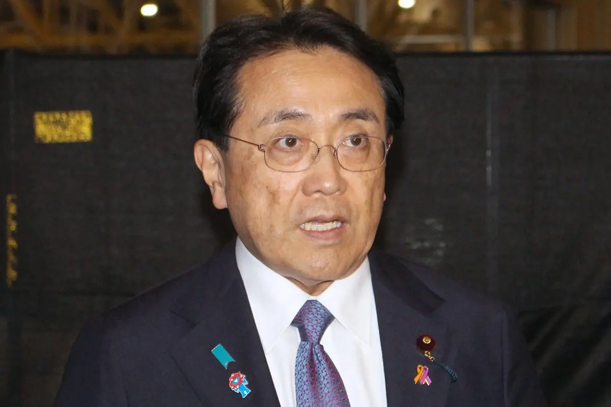 【悲報】赤沢経産相、高市首相と片山財務相に金融政策の発言を控えるよう注意される