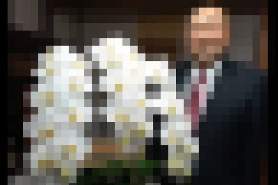 【悲報】3万円ギフトを糾弾している中革連、約3万円の胡蝶蘭を贈っていた