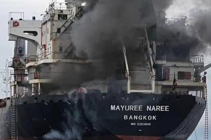 【画像】タイ企業「タイ船ならホルムズ海峡通れるやろ。船にバンコクって大きく書いてるしイケる！」　→　結果