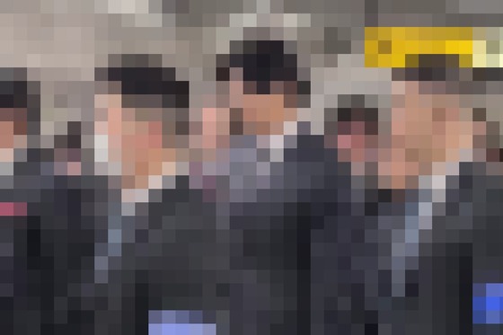 【画像】大谷の新幹線移動でめちゃめちゃいかついボディーガードが数人で警護ｗｗｗｗｗｗｗｗｗｗｗｗｗｗｗｗｗｗｗ