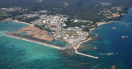 【悲報】辺野古沖で新基地建設の抗議船「平和丸」と「不屈丸」が転覆　男女２人が意識不明