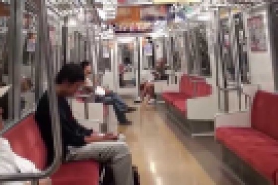 【悲報】朝の電車で『ラーメンすすり男』が出現ｗｗｗｗｗ