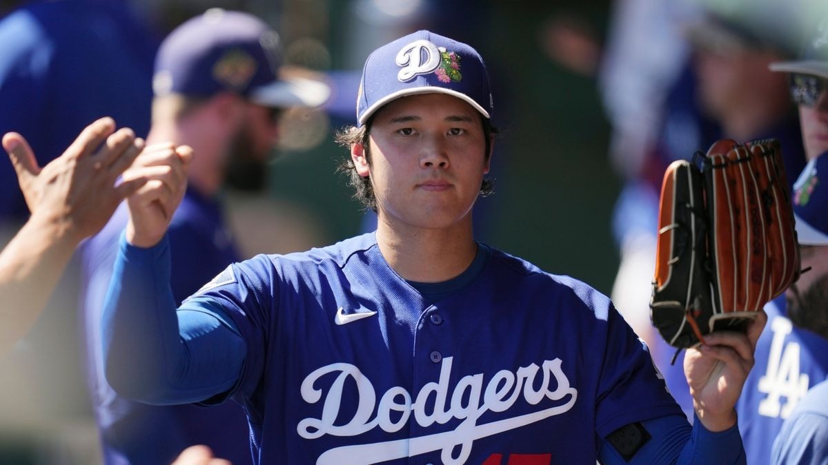 【朗報】大谷翔平さん、スポンサー収入がサッカー選手も抑えてアスリート歴代1位の約200億円到達へ