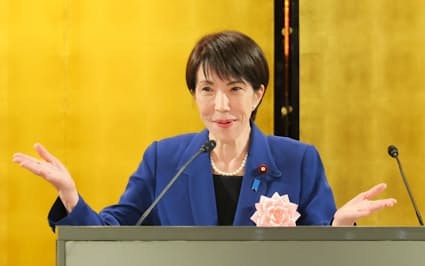 【画像】高市早苗さん、安倍晋三の遺影をクリアファイルに入れてまで披露してしまう…