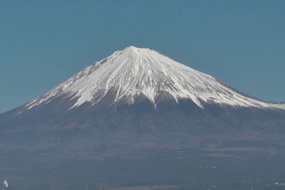 【悲報】富士山、山開き前にサンダルで登ったアメリカ人が救助される