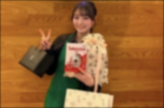 【悲報】女の子「スタババイト卒業しました????ﾊﾟｼｬｯ」????なぜか炎上