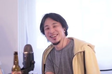 【悲報】ひろゆき氏、キャバクラ、ホストクラブに金を費やすのは「アホの極み」とこき下ろす