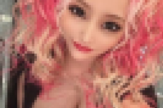 【画像】加藤紗里さん、自慢の武器を披露した結果wwwwwwwwwwwwwww