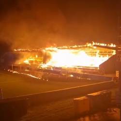 【激ヤバ】欧州のサッカー名門チーム、リーグ降格となり未成年のファンがスタジアムに放火