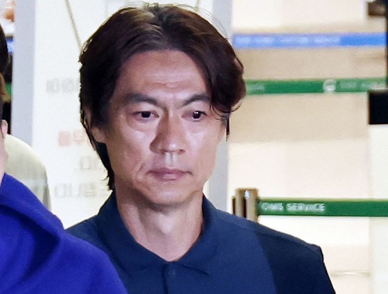 홍명보 전 축구대표팀 감독 미국 출국, 도피 논란?