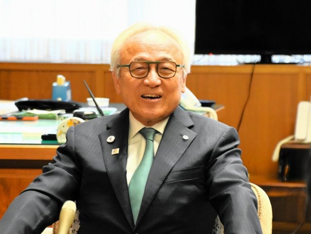 【悲報】福岡県議会もうめちゃくちゃ　「議長辞めさせたくないので辞職の採決を中止しますw」