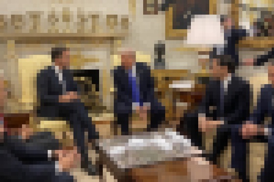 【画像】トランプ大統領、ホワイトハウスの内装があまりにも成金趣味すぎるｗｗｗｗｗ