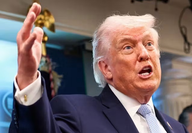 【動画】トランプさん、ワールドカップ優勝記念撮影に映ろうと残ってしまうｗｗｗｗｗ