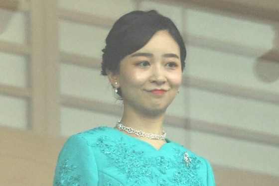 【悲報】佳子さまを生成AIで水着にする人間が登場・・・不敬だ！の声