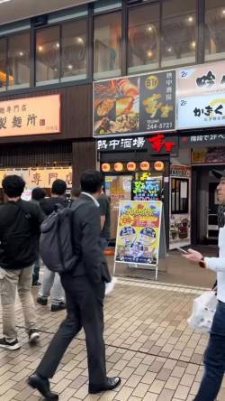【動画】男さん、ガラスを破ってエクストリーム入店してしまうｗｗｗｗｗｗｗ