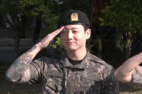 【悲報】日本人女性（５０代）、韓国まで行って韓国人アイドルの自宅に侵入しようと試みるwwww