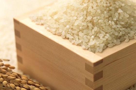 【悲報】米屋「在庫1300tもあるのに売れん…」