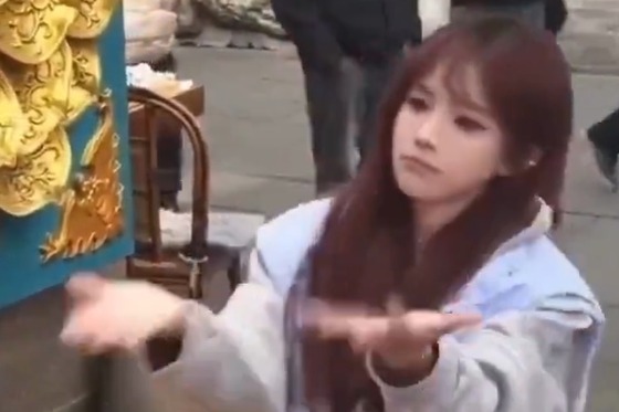 【動画】トルコアイス屋に真っ向から挑んだ女の子の末路ｗｗｗｗｗｗ