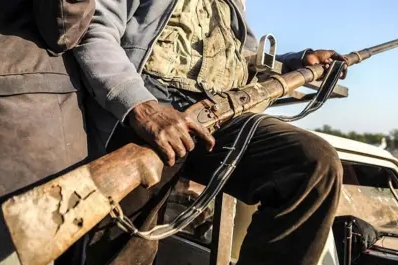 【激ヤバ】ナイジェリアで武装集団が学校を襲撃して何故か女子生徒だけ215人拉致する