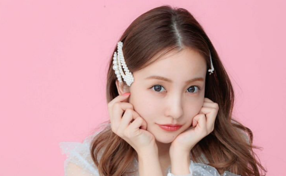 【悲報】板野友美「タクシー運転手に『急いで下さい』と言ったら『降りて下さい』と。これ私が悪いの？」　←本当松？嘘松？