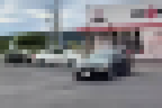 【動画】レクサスさん猛スピードで回転寿司屋に入店 wwwwwwwwwwwwwwwwwwww